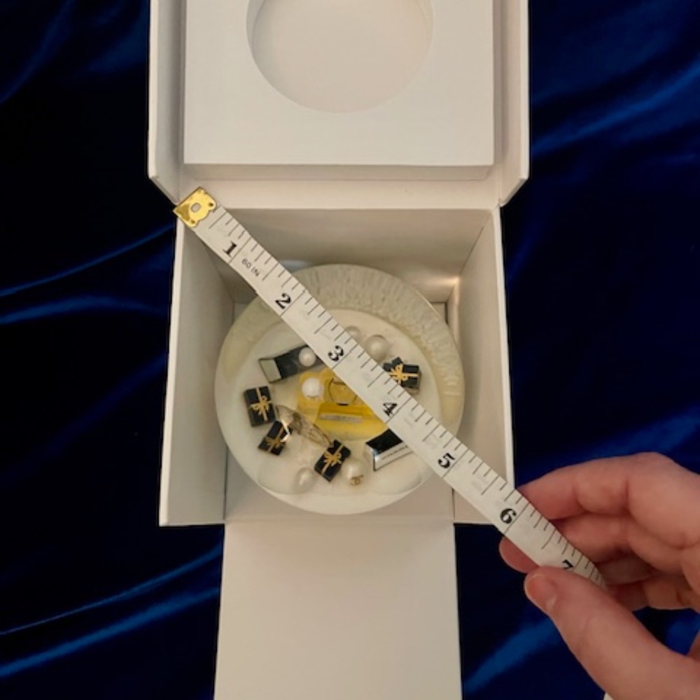 BRAND NEW CHANEL SNOW GLOBE - DECEMBER 2025 - COLLECTORS ITEM - Picture 4 of 12